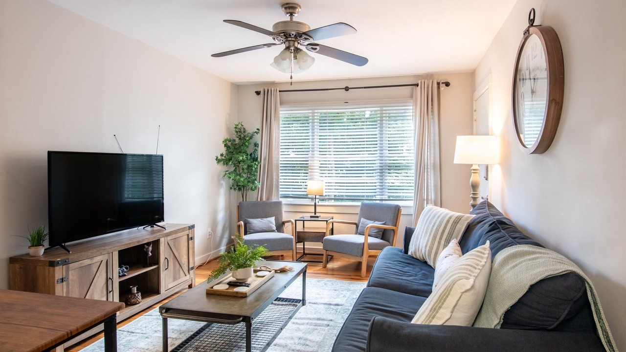 Photo of Livingroom in Five Points South