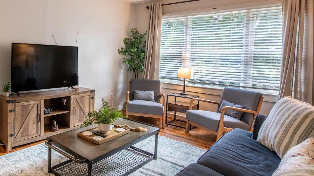 Photo of Livingroom in Five Points South