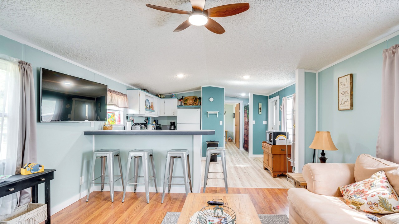 Photo of Livingroom in Manattee Road