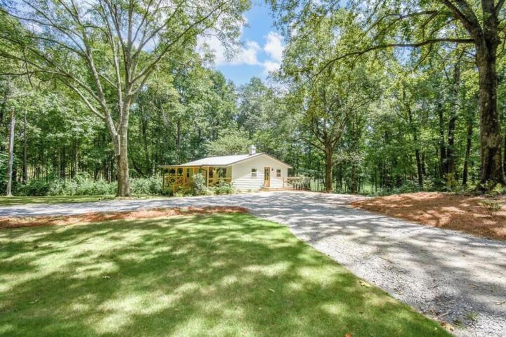 Photo of Outdoor in Hollins