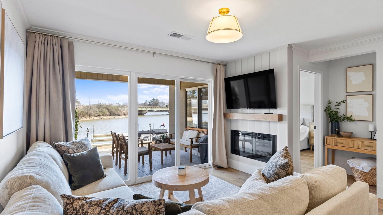 Photo of Livingroom in Alexander City