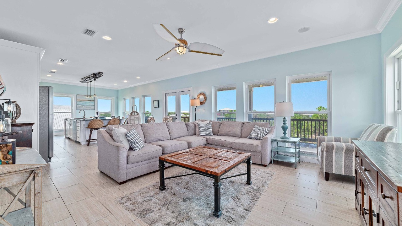 Photo of Livingroom in Surf Side Shores