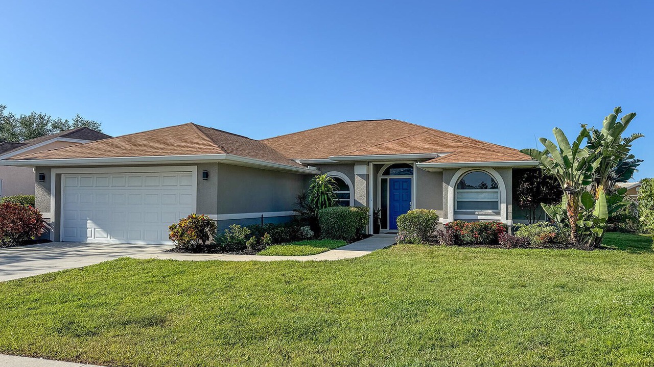 Photo of Outdoor in Crown Pointe