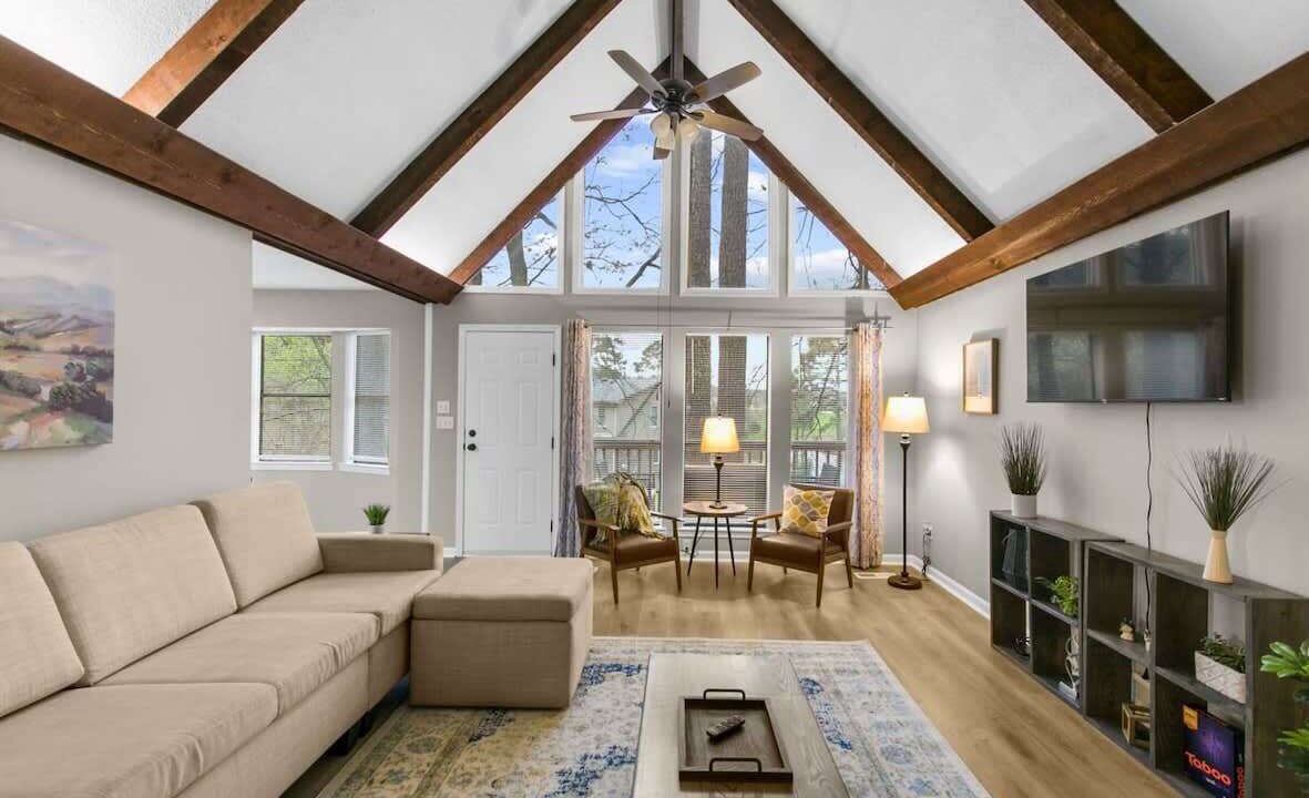 Photo of Livingroom in Crestline Heights