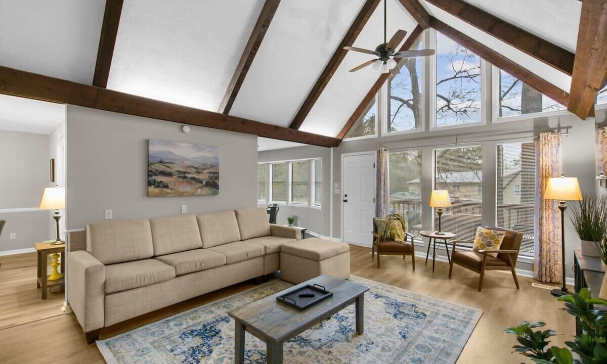 Photo of Livingroom in Crestline Heights