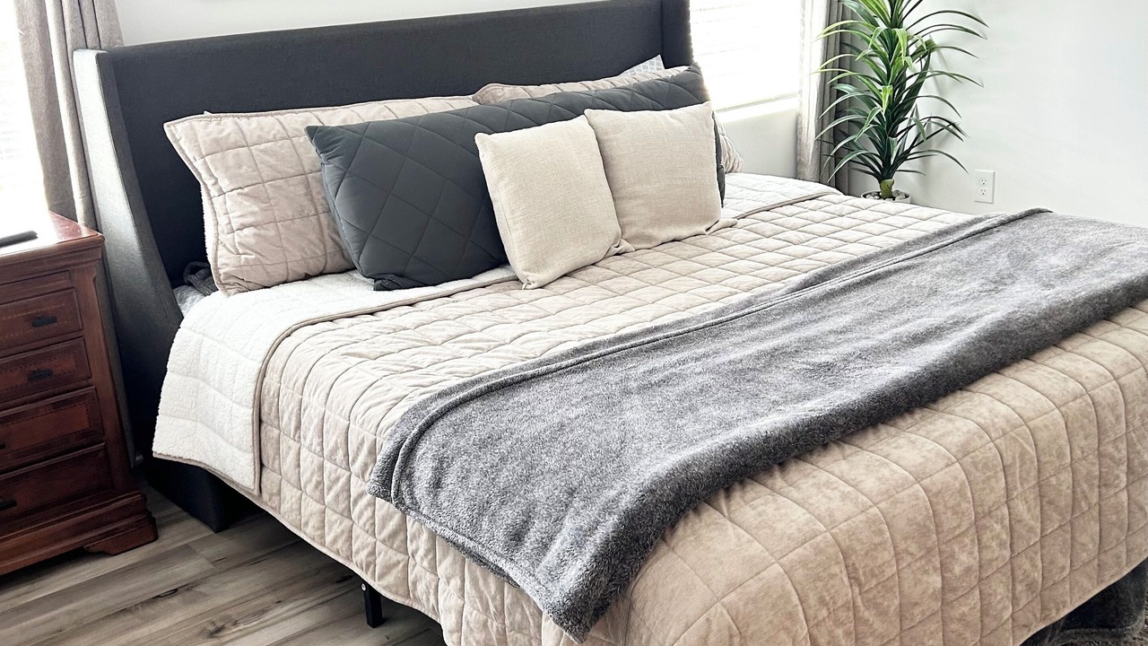 Photo of Bedroom in Normal