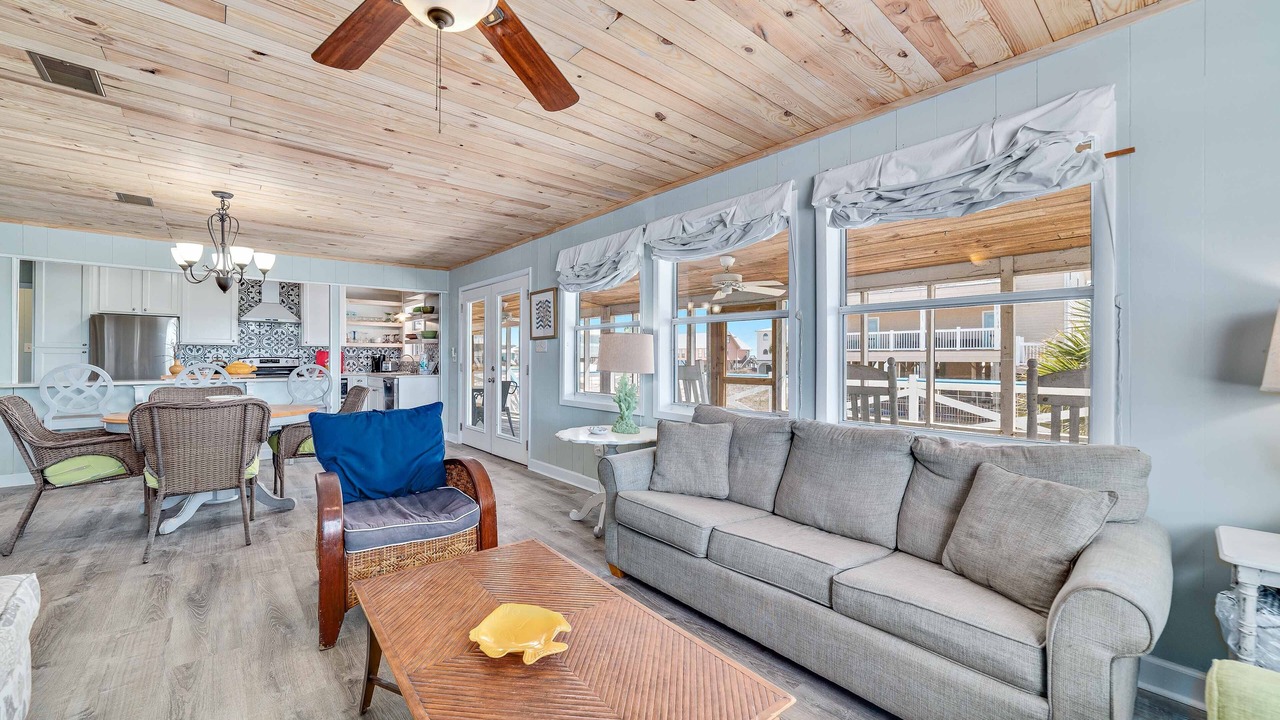 Photo of Livingroom in Surf Side Shores