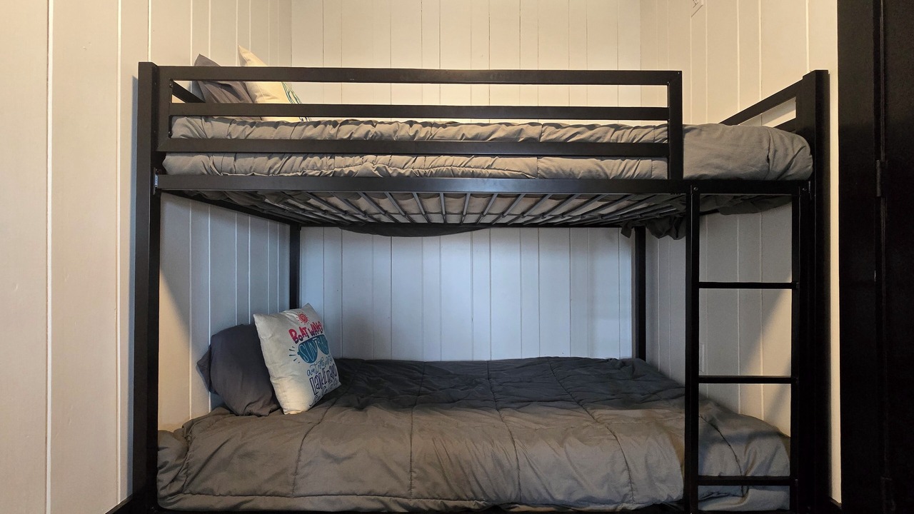 Photo of Bedroom in Guntersville