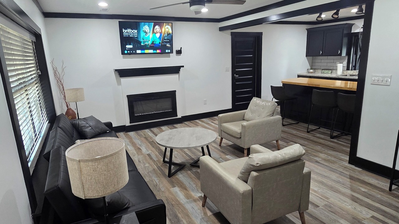 Photo of Livingroom in Guntersville