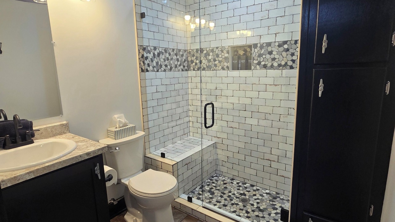 Photo of Bathroom in Guntersville