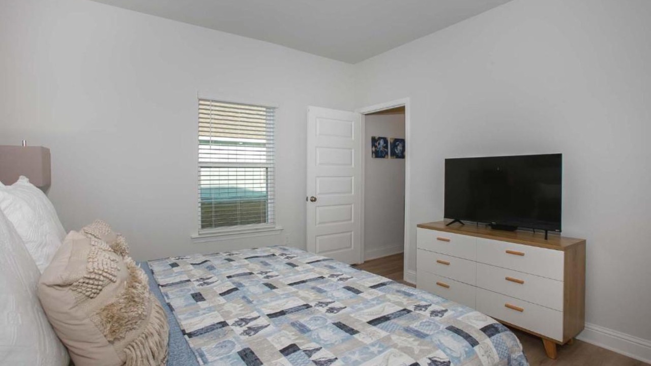 Photo of Bedroom in Foley