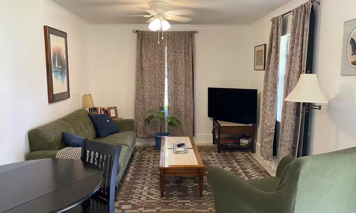 Photo of Livingroom in Southeast Pensacola