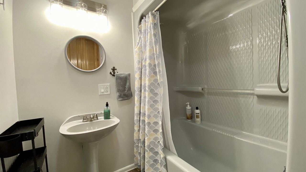 Photo of Bathroom in Groveoak