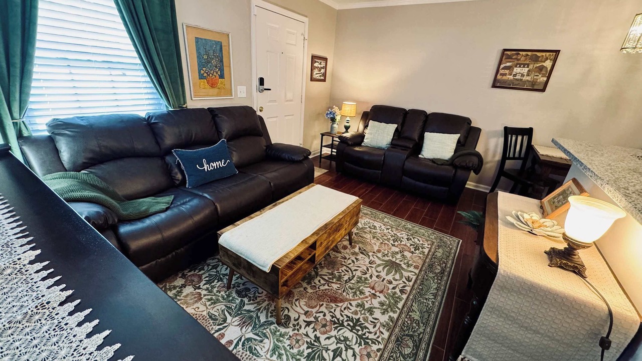 Photo of Livingroom in Auburn