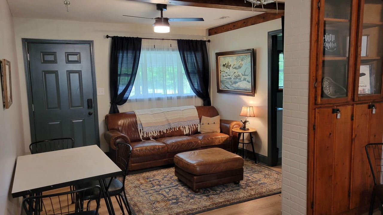 Photo of Livingroom in Laceys Spring