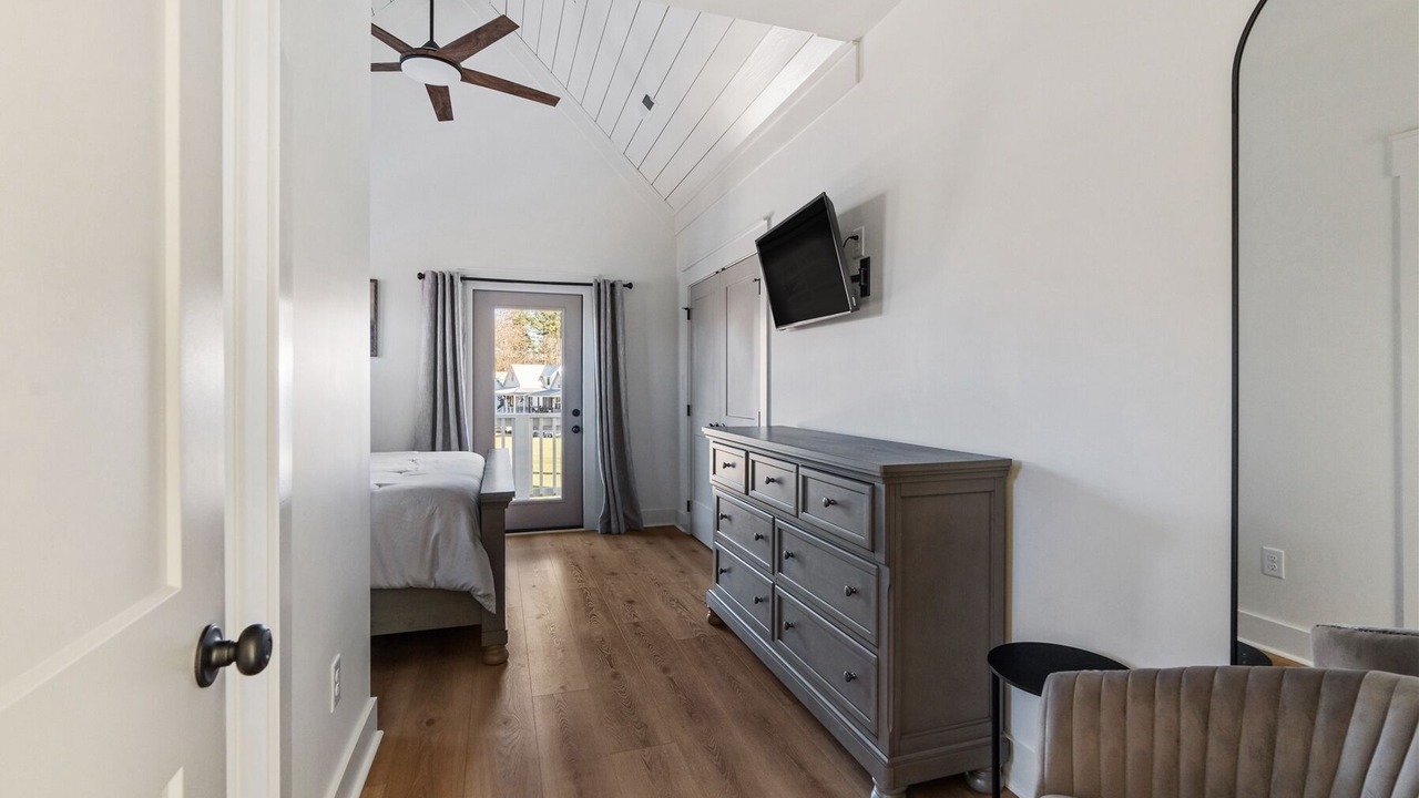 Photo of Bedroom in Guntersville