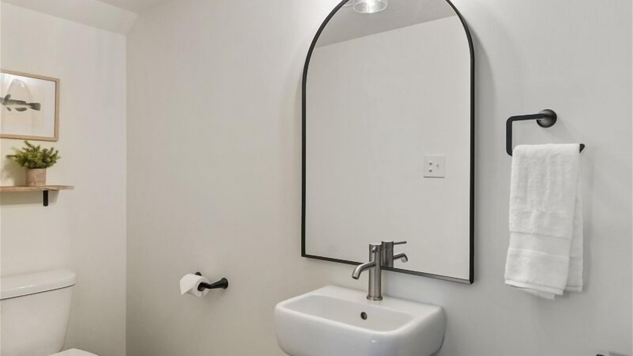 Photo of Bathroom in Guntersville