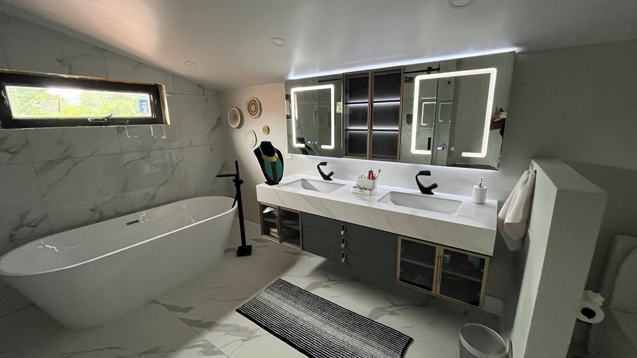 Photo of Bathroom in Ludlam