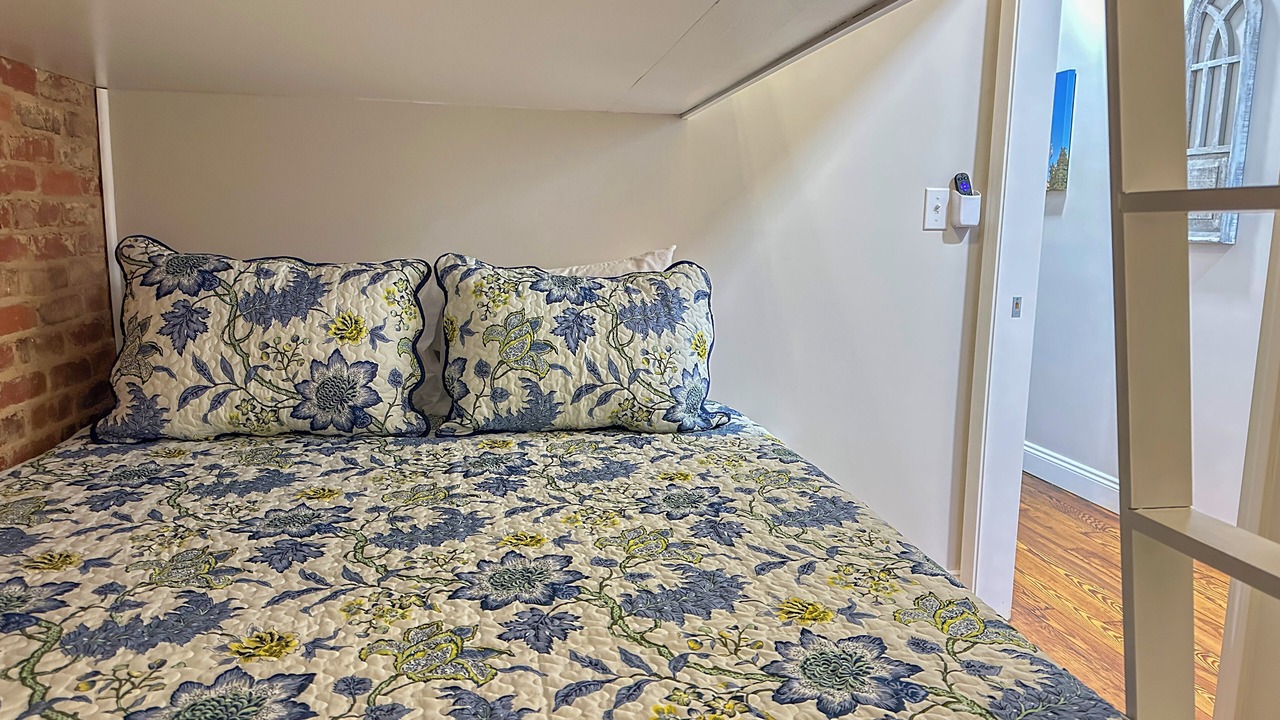 Photo of Bedroom in Troy