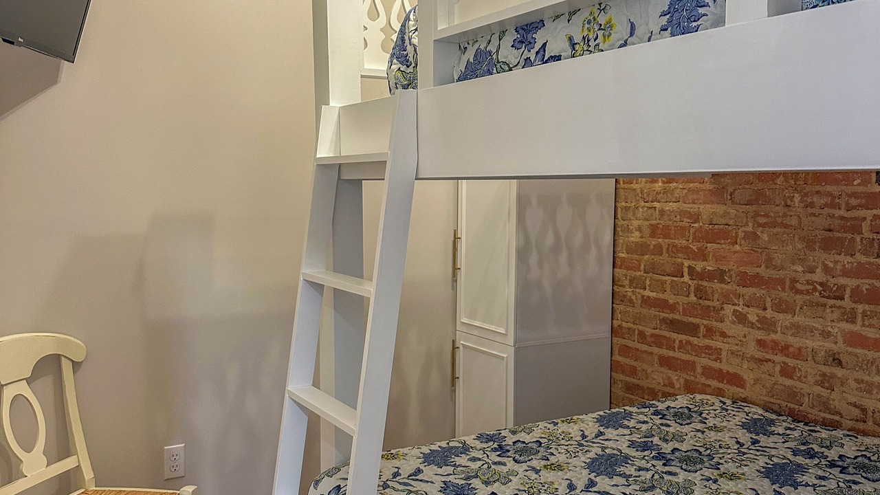 Photo of Bedroom in Troy