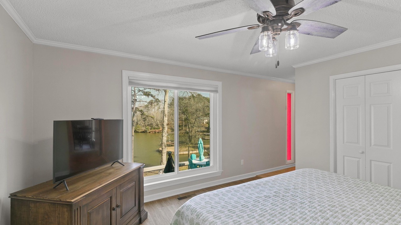 Photo of Bedroom in Shorterville