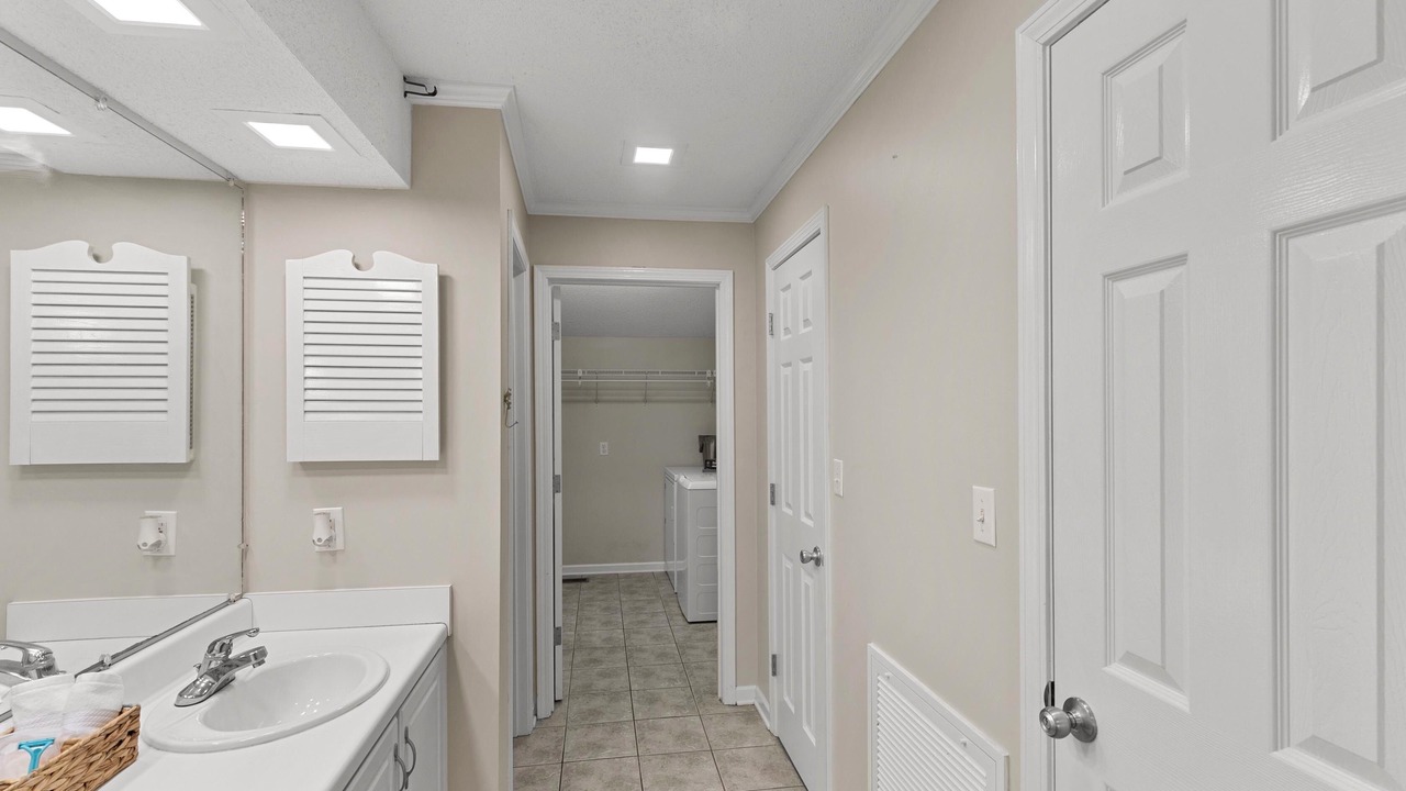 Photo of Bathroom in Shorterville