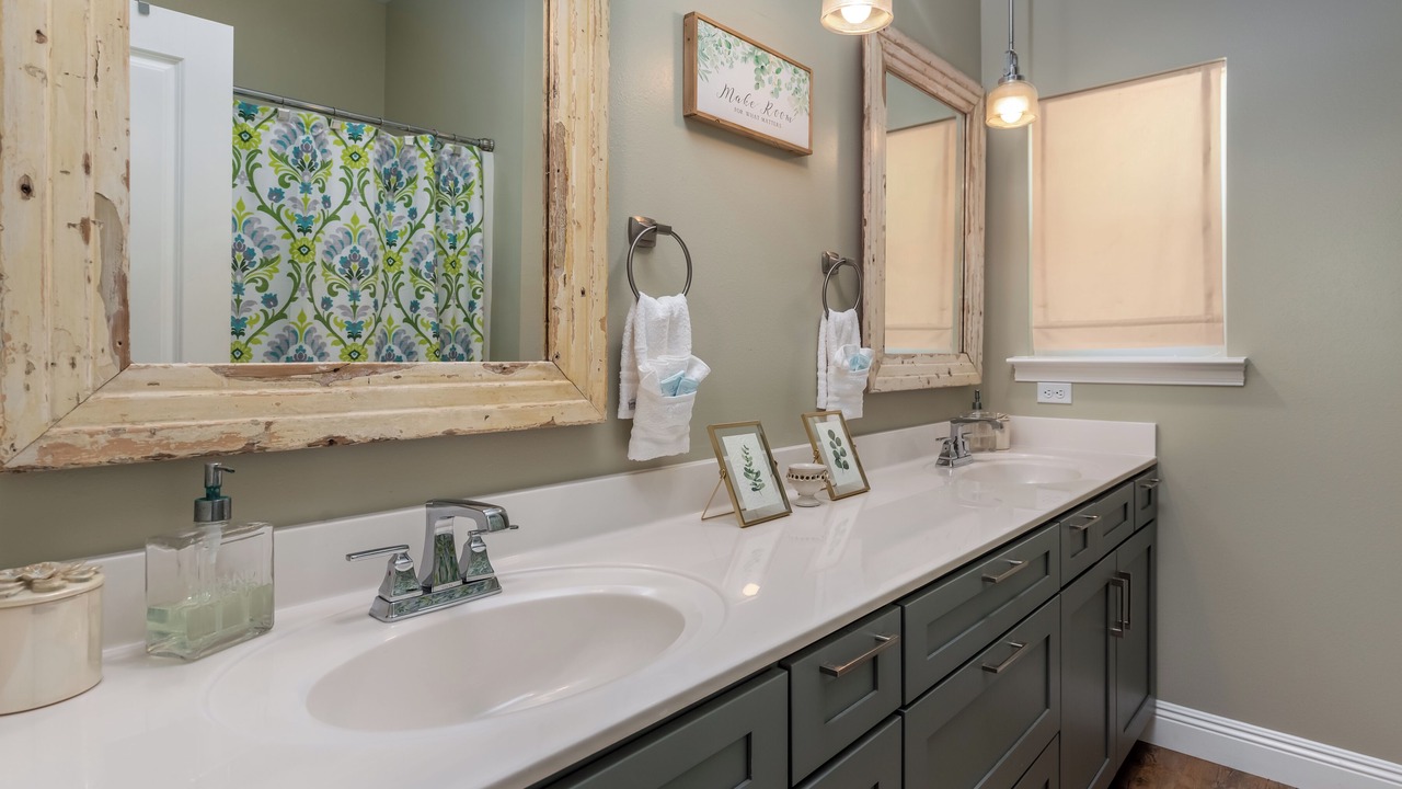 Photo of Bathroom in Royal Lagoons