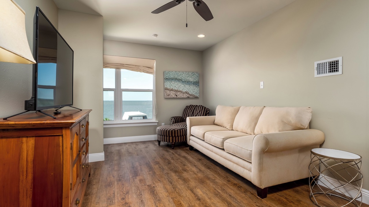 Photo of Bedroom in Royal Lagoons