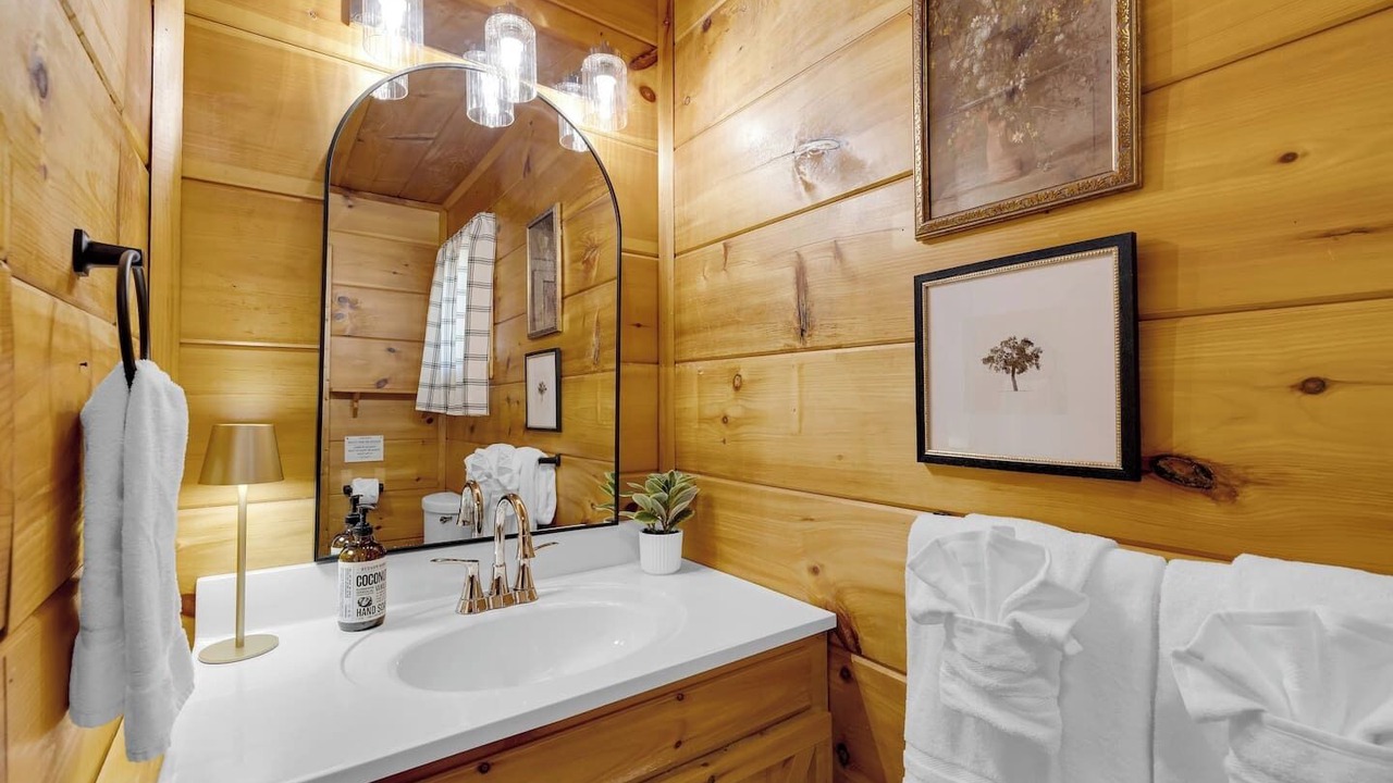 Photo of Bathroom in Fort Payne