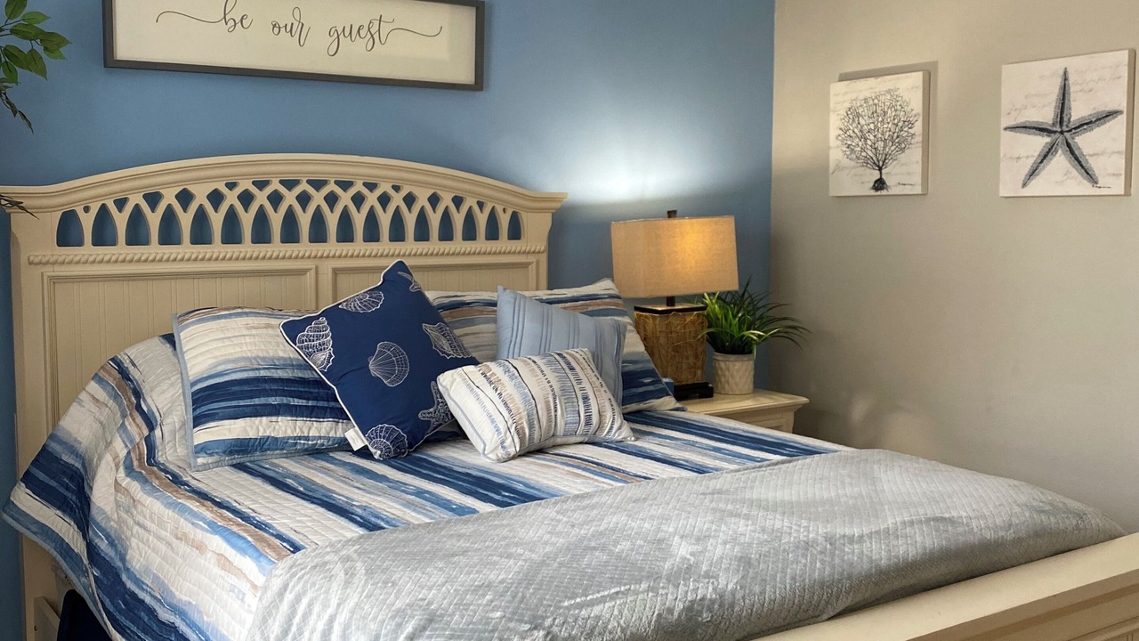 Photo of Bedroom in Indianola Estates