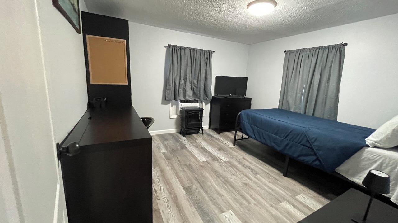 Photo of Bedroom in Midland City