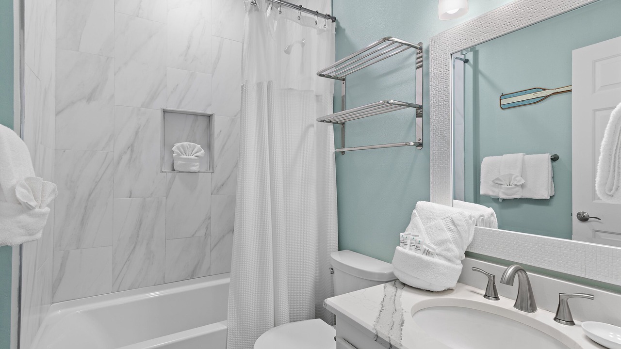 Photo of Bathroom in Clipper Cove