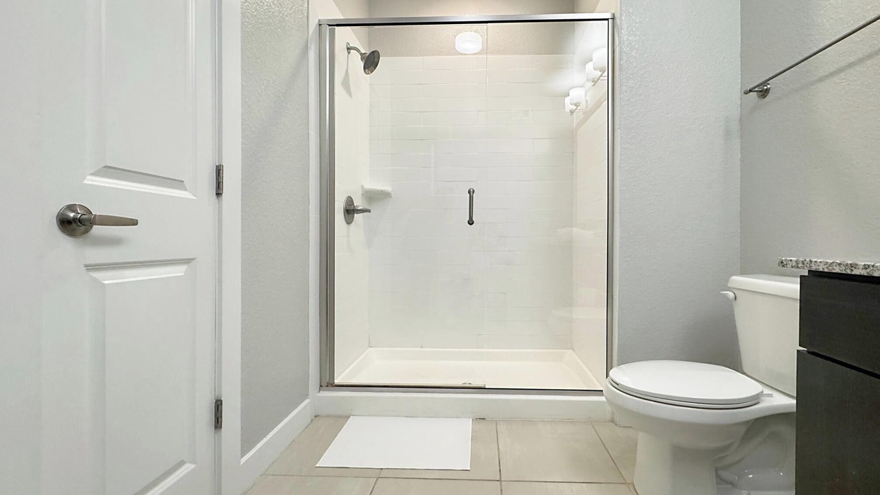 Photo of Bathroom in Carver City - Lincoln Gardens