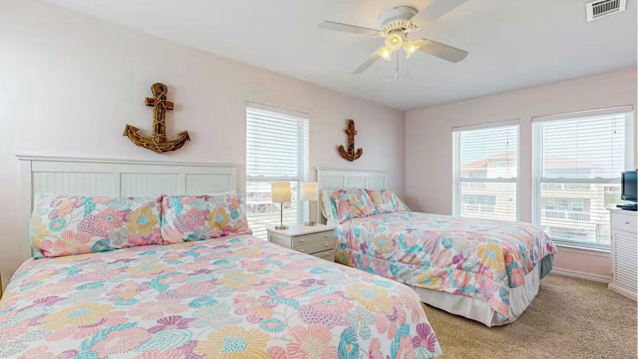 Photo of Bedroom in Surf Side Shores