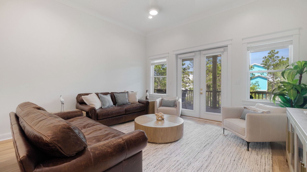 Photo of Livingroom in Surf Side Shores