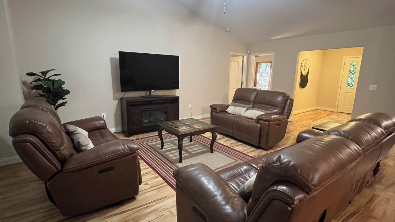 Photo of Livingroom in Ono Island