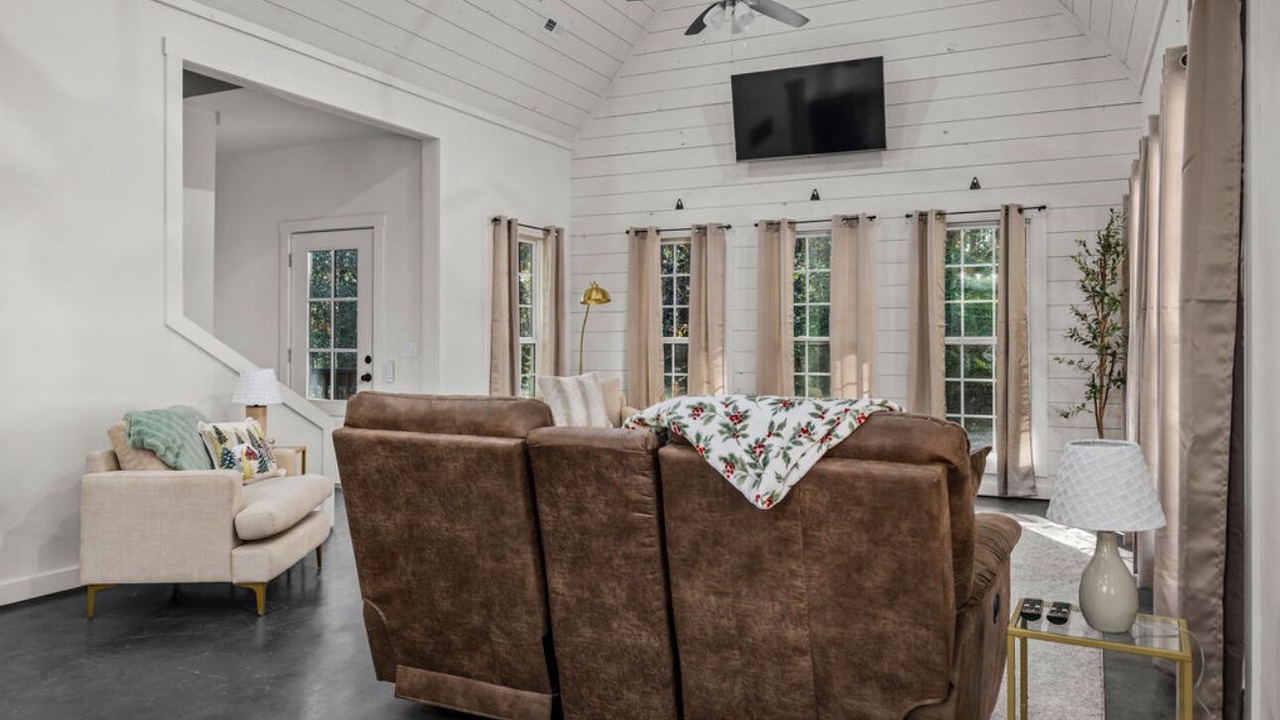 Photo of Livingroom in Jasper