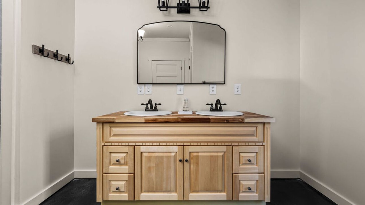 Photo of Bathroom in Jasper