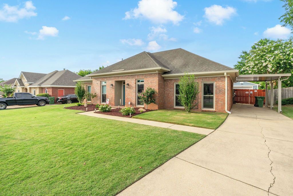 Photo of Outdoor in Gunter Afs