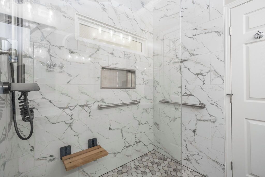 Photo of Bathroom in Gunter Afs