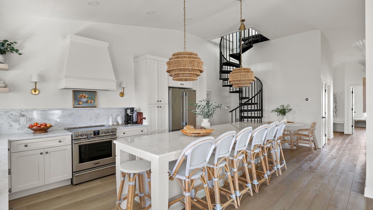 Photo of Kitchen in Mid Island