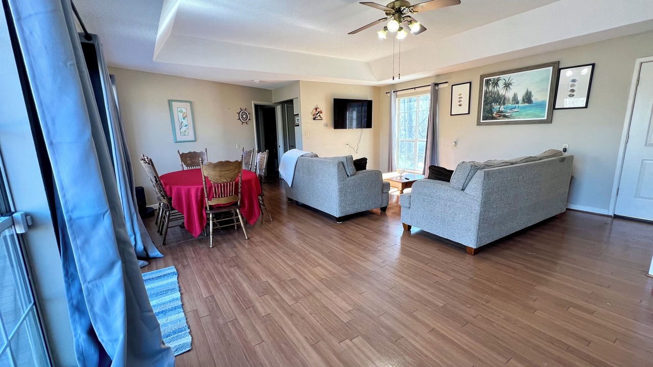 Photo of Livingroom in Shorterville