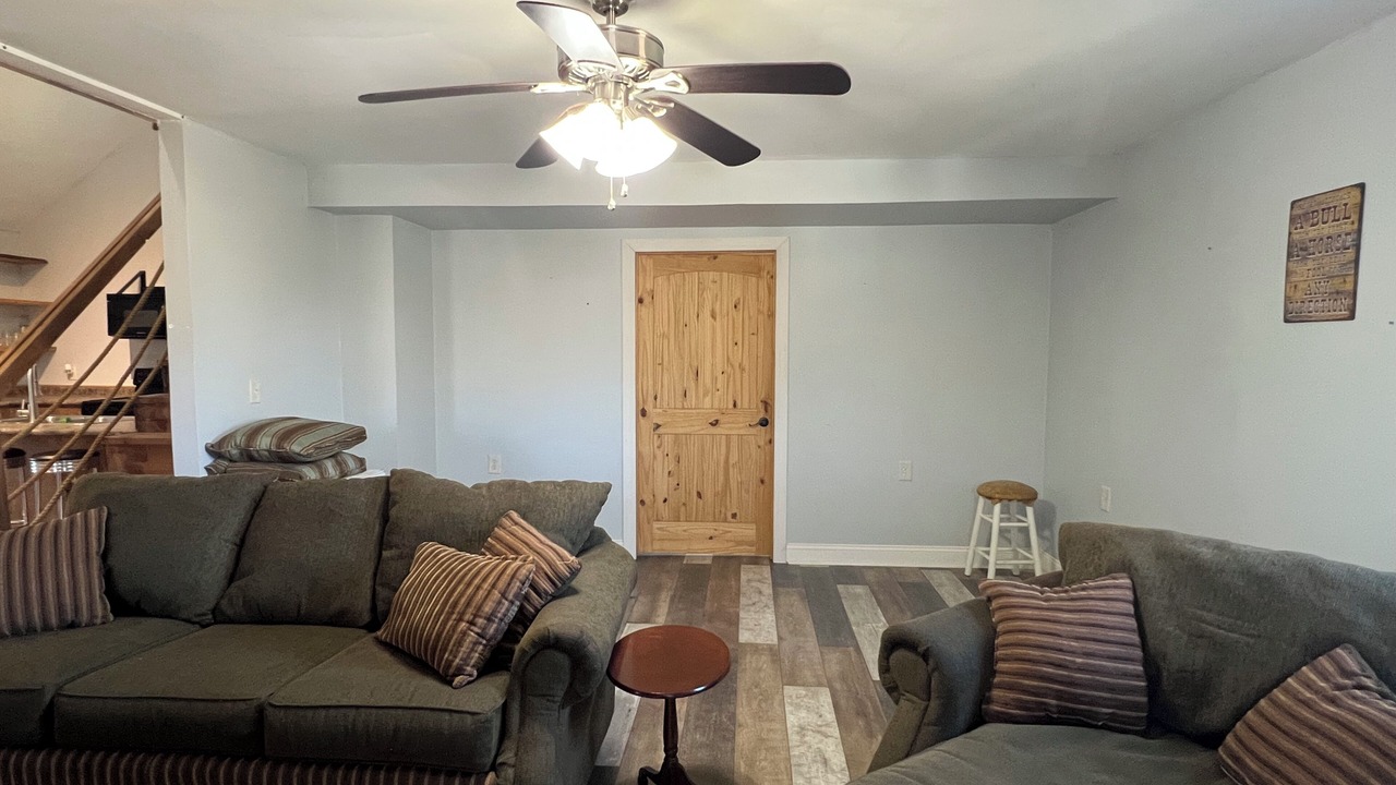 Photo of Livingroom in Shorterville
