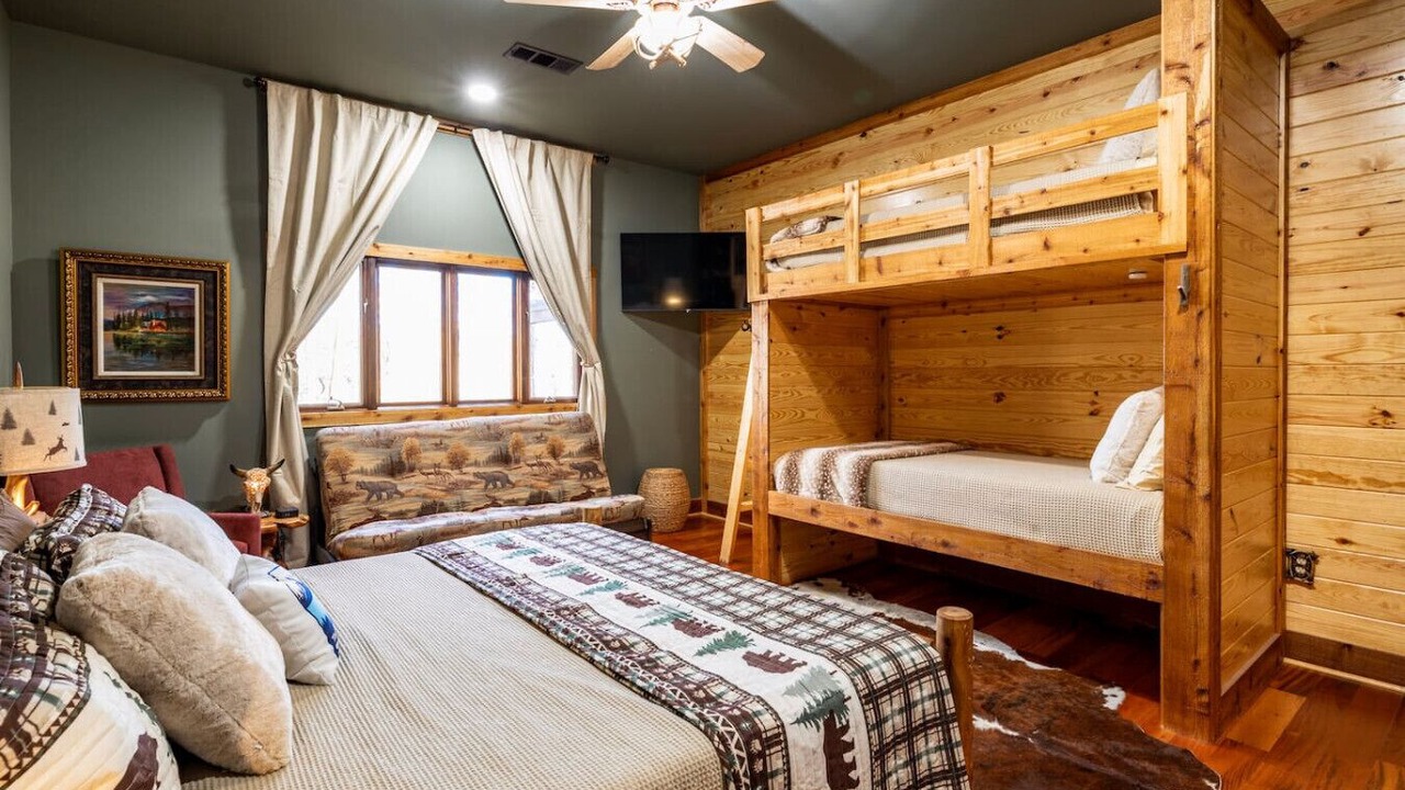 Photo of Bedroom in Little Kowaliga