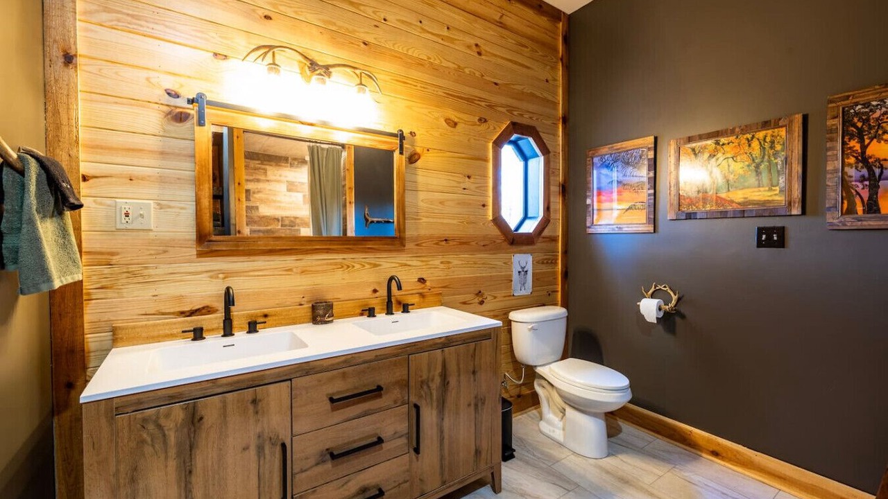 Photo of Bathroom in Little Kowaliga