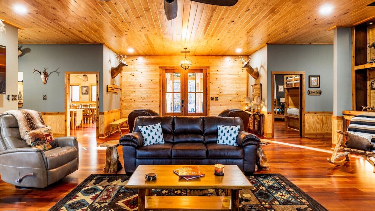 Photo of Livingroom in Little Kowaliga