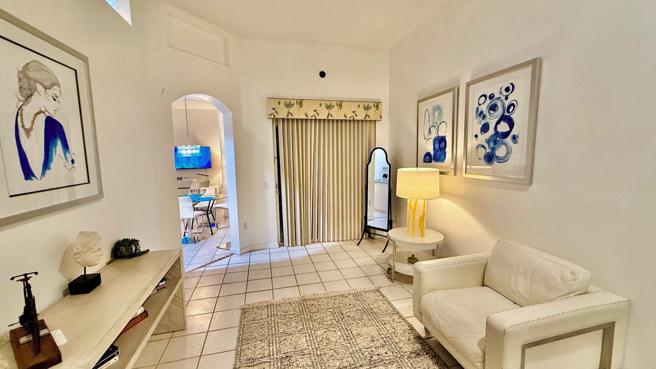 Photo of Livingroom in Sandy Ridge