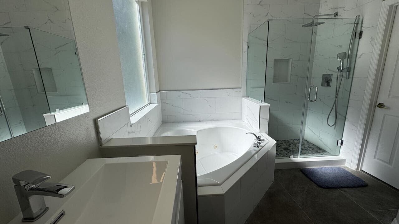 Photo of Bathroom in Lake Berkley