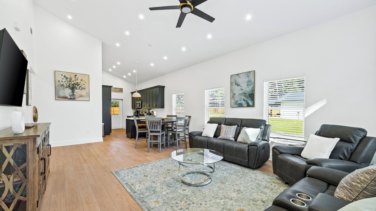Photo of Livingroom in Foley
