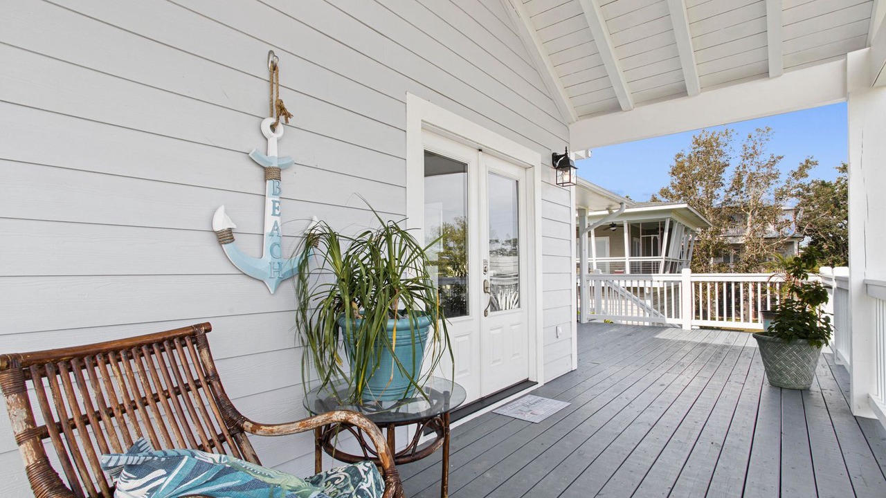 Photo of Patio Balcony in Henderson Point